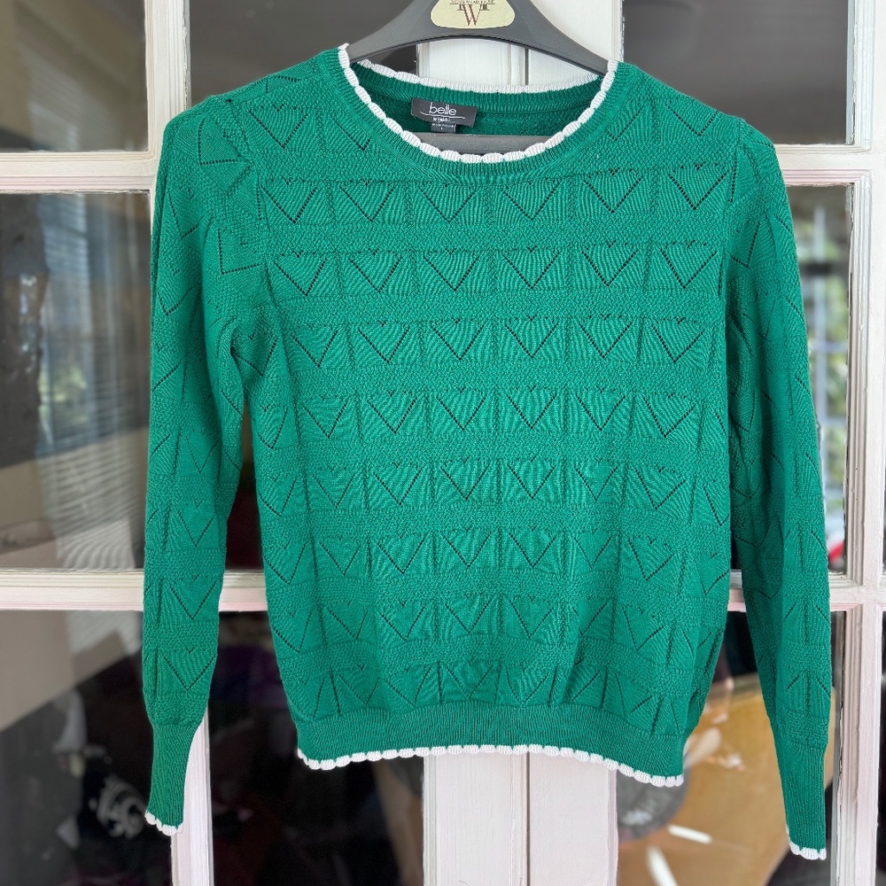 Emerald Green Crew Neck Sweater with White Scalloped Trim, Sz. L